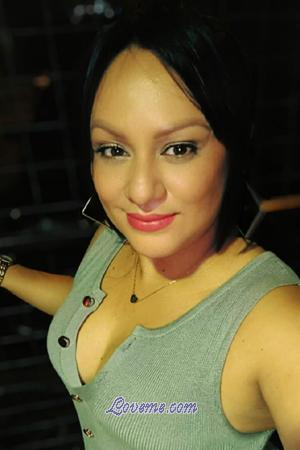 195143 - Alejandra Age: 40 - Costa Rica