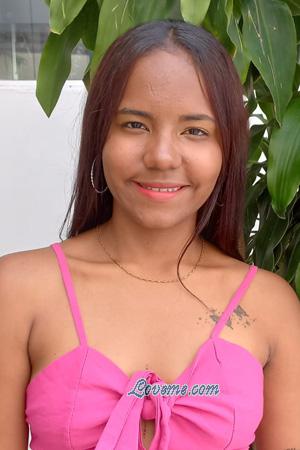 213235 - Natalia Age: 23 - Colombia