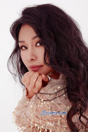 220799 - Miki Age: 38 - China